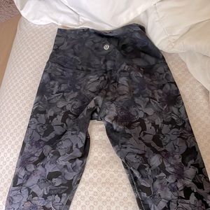 super cute rare leggings!!